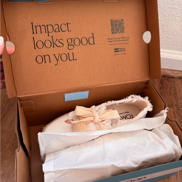 TOMS Carolina White Canvas Espadrille Shoes NIB - Picture 4 of 5